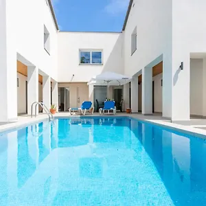 Goldhome - New House With Private Heated Pool, Parking, Wifi, Games , Empuriabrava Spanien