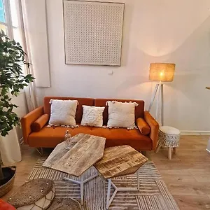 Sous Les Toits D'avignon Appartement
