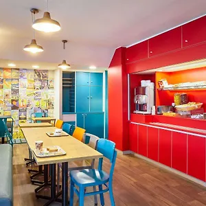 Hotel Hotelf1 Centre Courtine Gare Tgv, Avignon